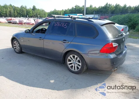 2007 BMW 328Xi z USA, uszkodzony, nr VIN WBAVT73527FZ35649